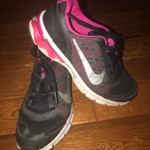 Pink/Black/White/Grey Girls Nike Tennis Shoes